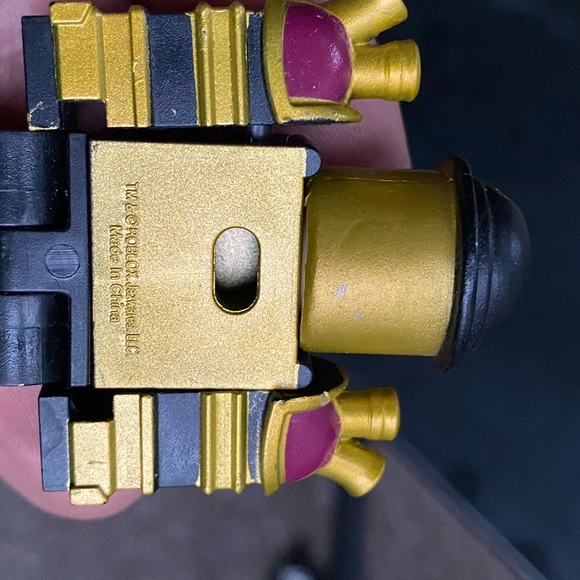 ROBLOX ROBOT  Figure  2.5”  . - Picture 2 of 5